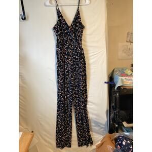 3021 NWOT Kaileigh Rochelle Knit Dark Blue Floral Jumpsuit Size Medium